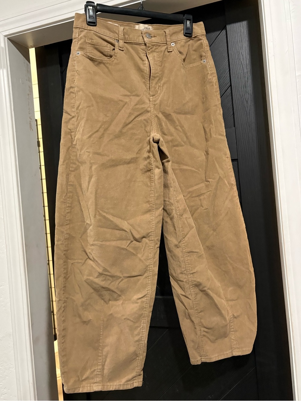 Women’s Universal Threads High Rise Barrel Corduroy Pants- Size 6